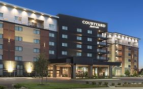 Courtyard By Marriott Mt. Pleasant At Central Michigan University Mount Pleasant Exterior photo