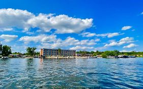 Holiday Inn Detroit Lakes, an IHG Hotel Exterior photo