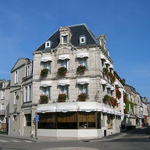 Hôtel Restaurant Des Remparts Chaumont  Exterior photo