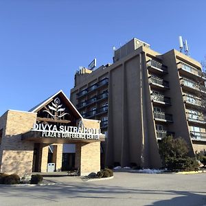 Riviera Plaza&Conference Centre, Vernon, BC Exterior photo