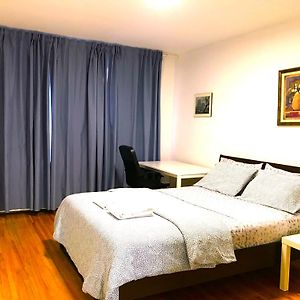 Big Private Room Midmontreal Next To Station Metro - Parking Free Exterior photo
