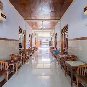 Reddoorz Syariah Near Alun-Alun Bojonegoro Hotel Exterior photo