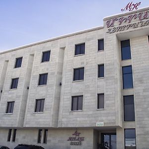 Mirage Hotel Jerevan Exterior photo