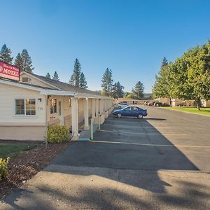 Shasta Pines Motel & Suites Burney Exterior photo