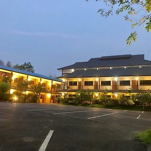 Hugpua Hotel Nan Exterior photo