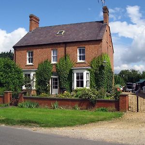 Winton House Bed and Breakfast Stratford-upon-Avon Exterior photo