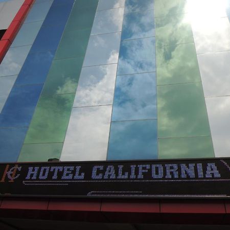 California Hotel Jakarta Buitenkant foto