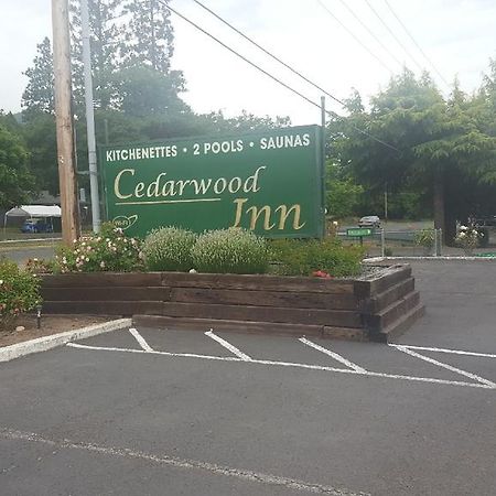 Cedarwood Inn Ashland Buitenkant foto