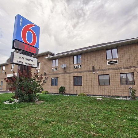 Motel 6 Windsor Ontario Buitenkant foto