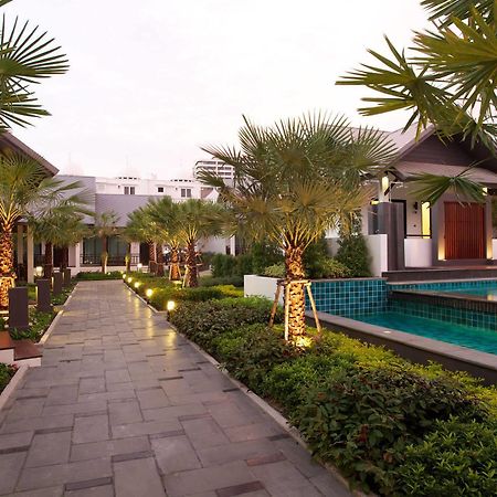 Long Beach Luxury Villas Pattaya Buitenkant foto