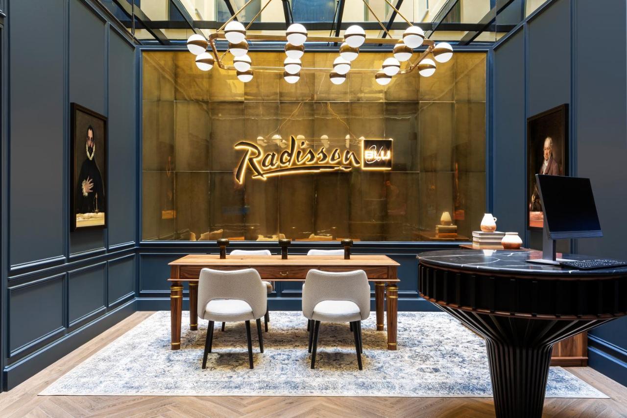 Radisson Blu Hotel, Madrid Prado Buitenkant foto
