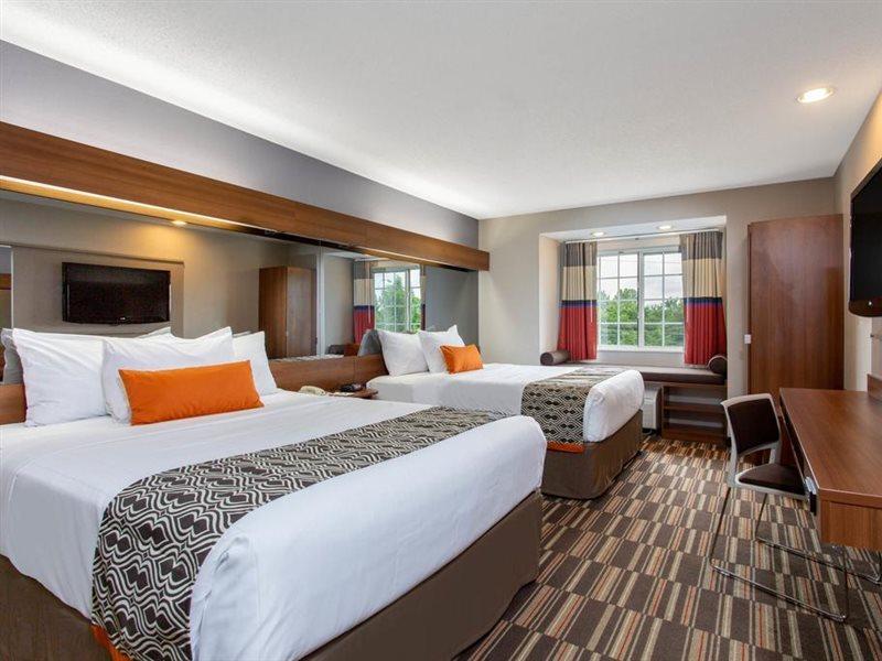 Microtel Inn & Suites By Wyndham Philadelphia Airport Buitenkant foto