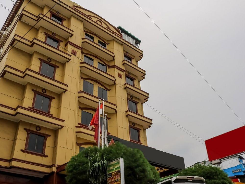 Antares Hotel Medan Buitenkant foto