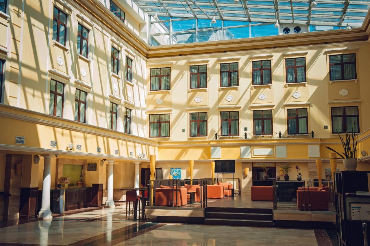 Courtyard By Marriott Moscow City Center Buitenkant foto