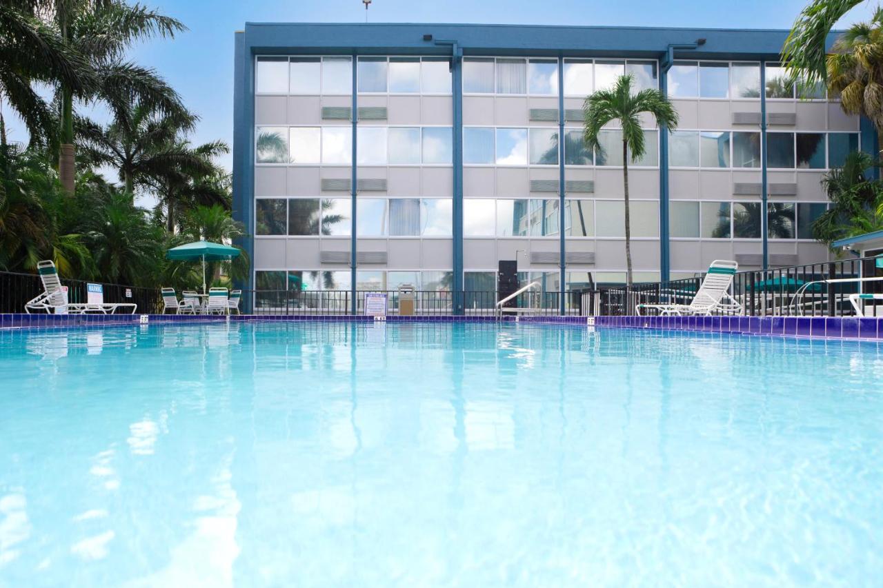 Days Inn By Wyndham Miami International Airport Buitenkant foto