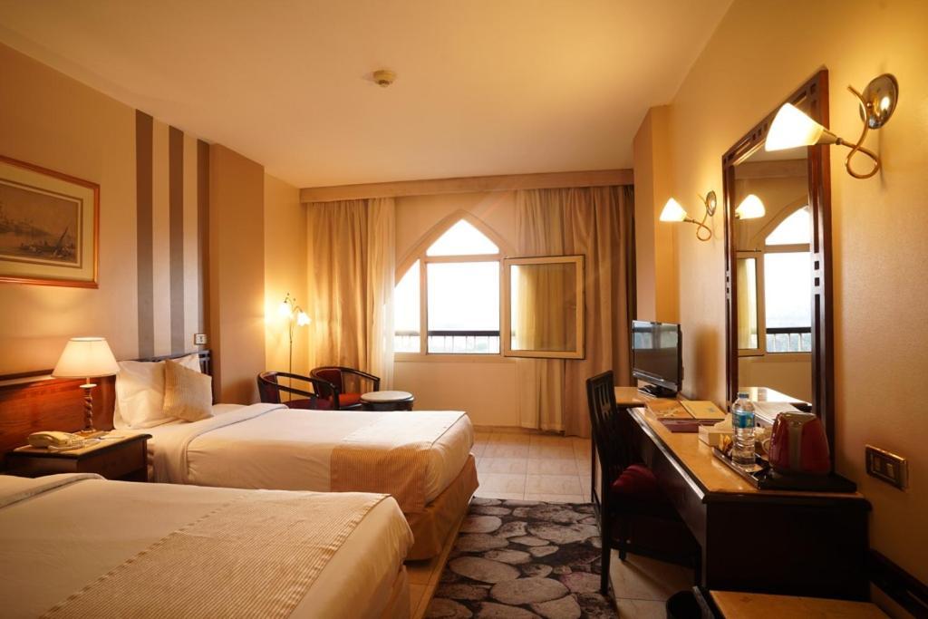 Swiss Inn Nile Hotel Caïro Buitenkant foto