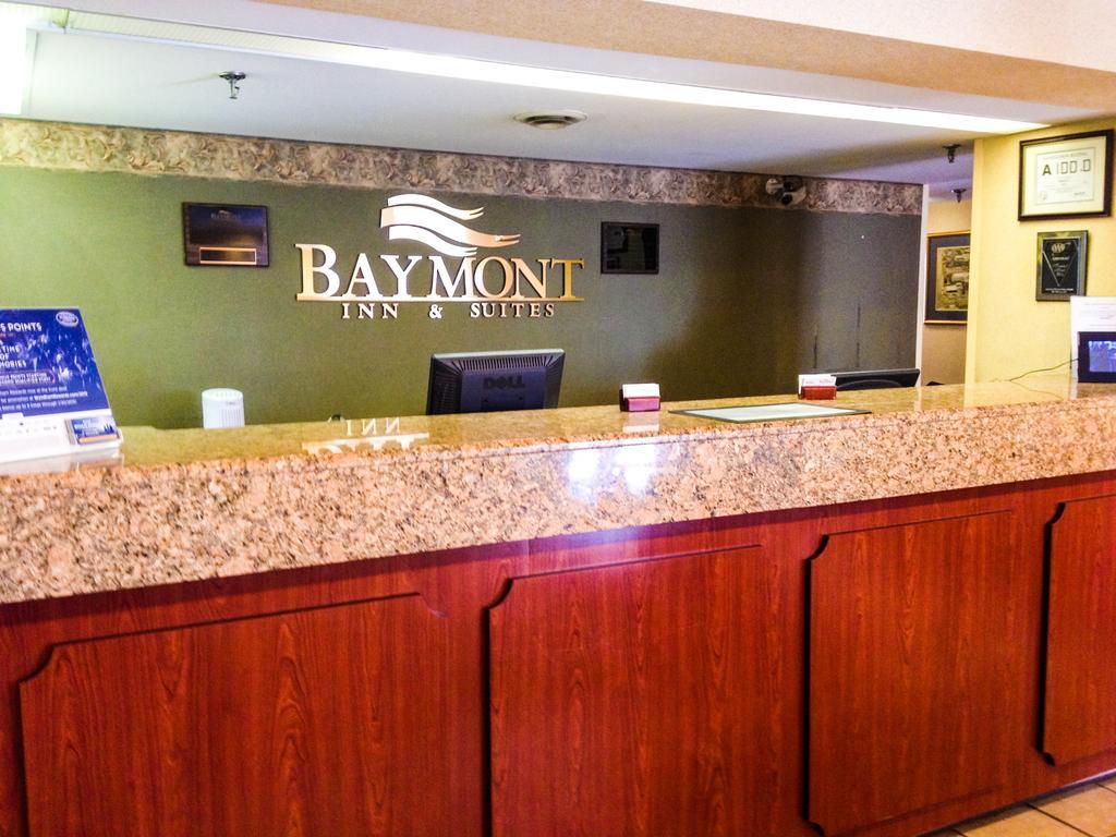 Baymont By Wyndham Wilmington Hotel Buitenkant foto