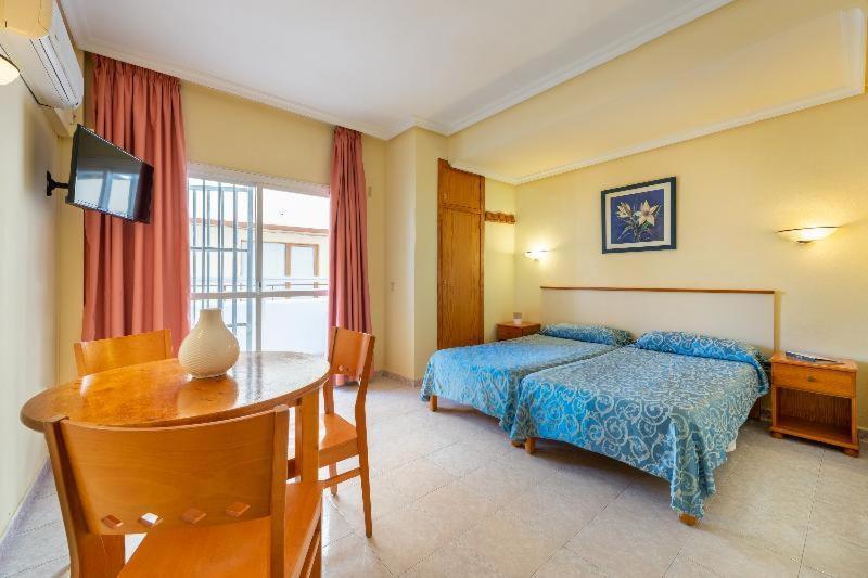 Hotel Apartamentos Vibra Lux Mar Ibiza-stad Kamer foto