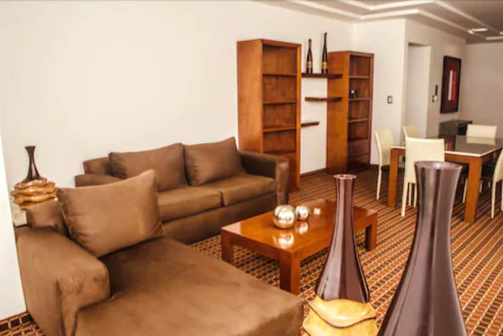 Suites Inn La Muralla Hotel & Spa Toluca Buitenkant foto