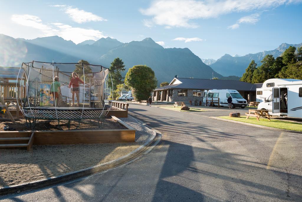 Fox Glacier Top 10 Holiday Park & Motels Buitenkant foto