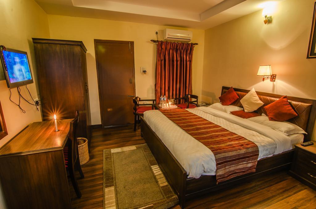 Hotel Lakefront Pokhara Kamer foto