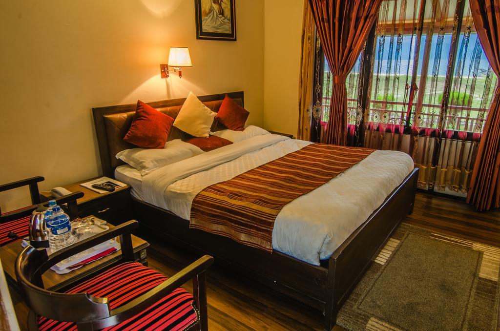 Hotel Lakefront Pokhara Kamer foto