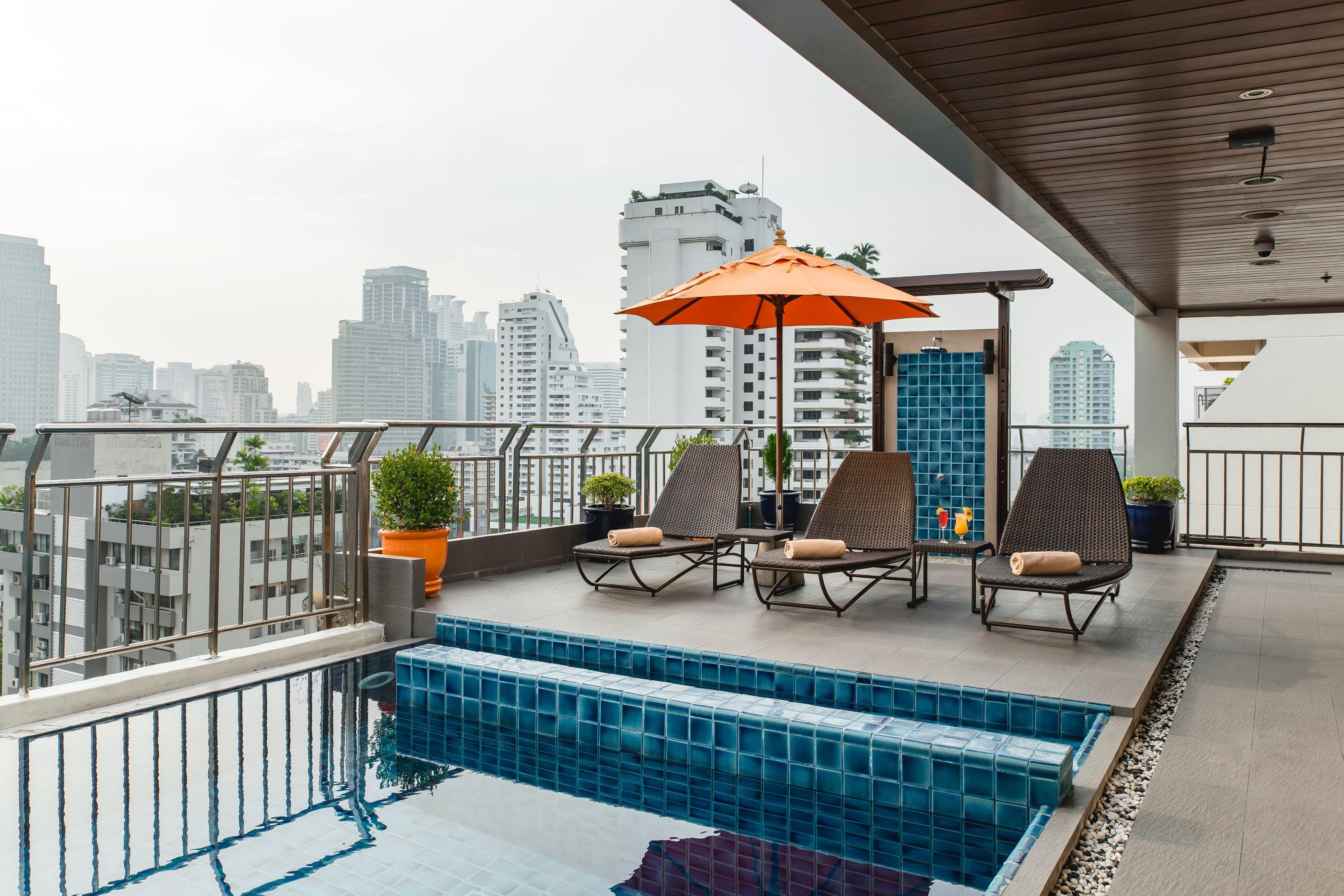 Adelphi Suites Bangkok - Sha Extra Plus Buitenkant foto
