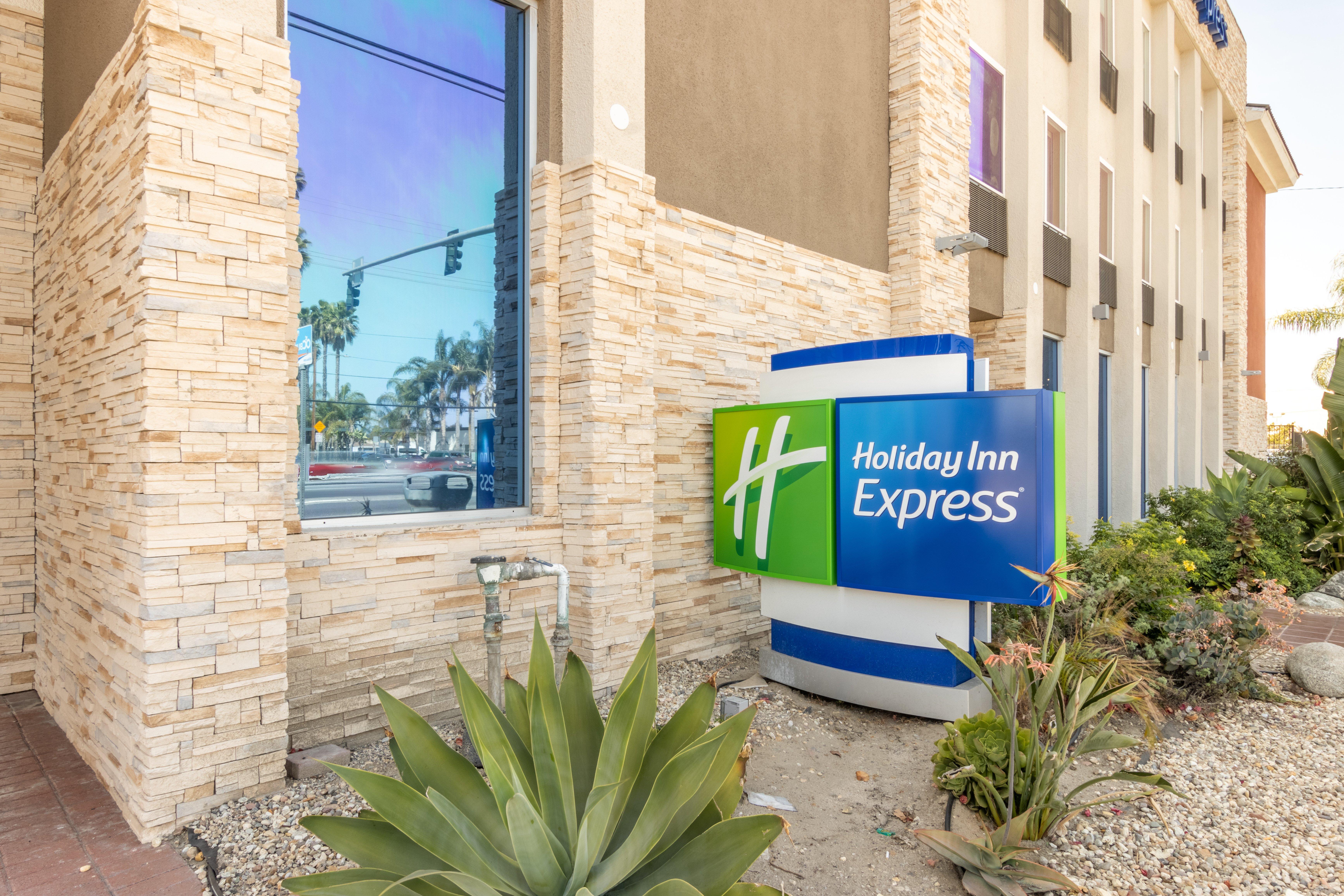 Holiday Inn Express - Anaheim West Buitenkant foto