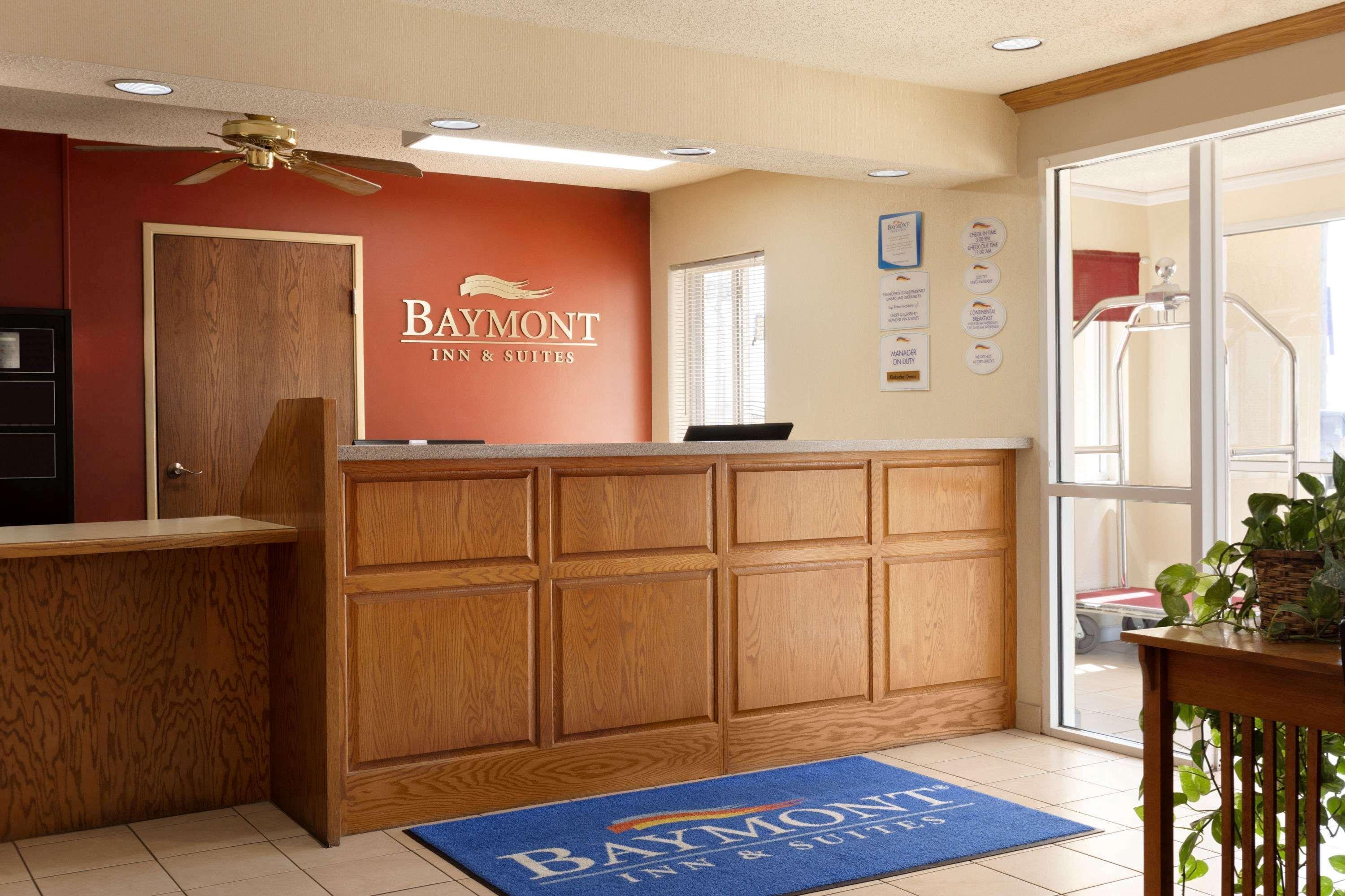 Baymont By Wyndham Salina Hotel Buitenkant foto