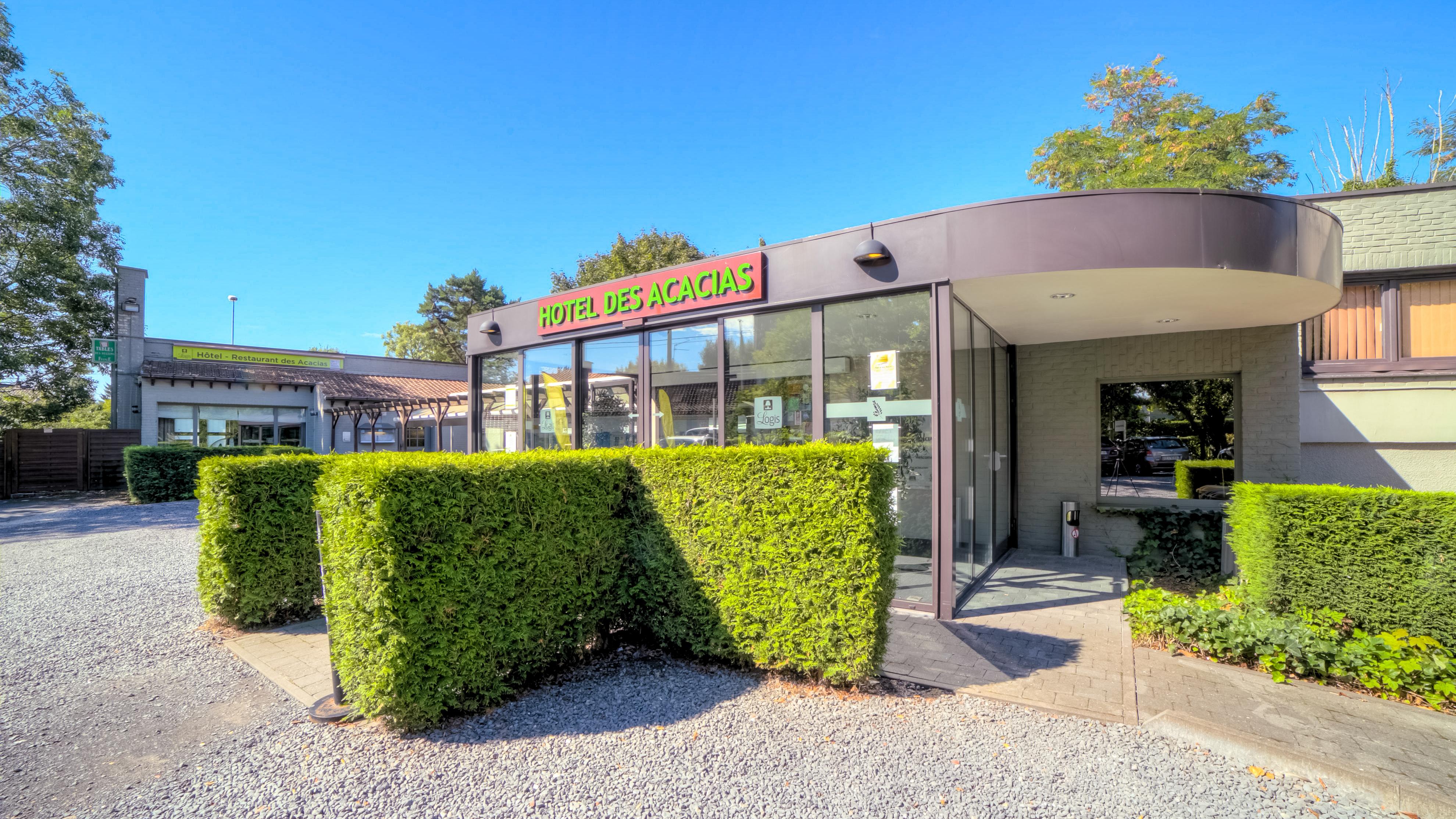 Logis Hotel Restaurant Des Acacias Lille Tourcoing Neuville-en-Ferrain Buitenkant foto