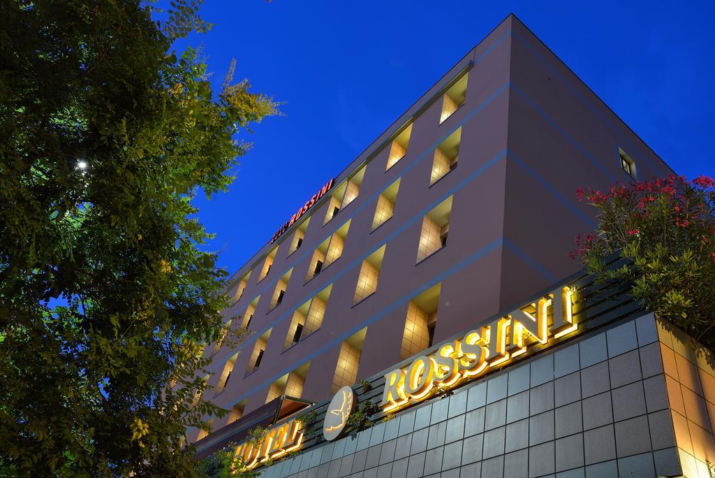 Hotel Rossini Pesaro Buitenkant foto