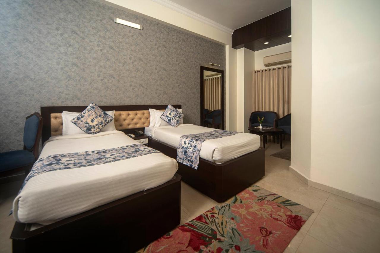 Hotel Regency Benares Buitenkant foto