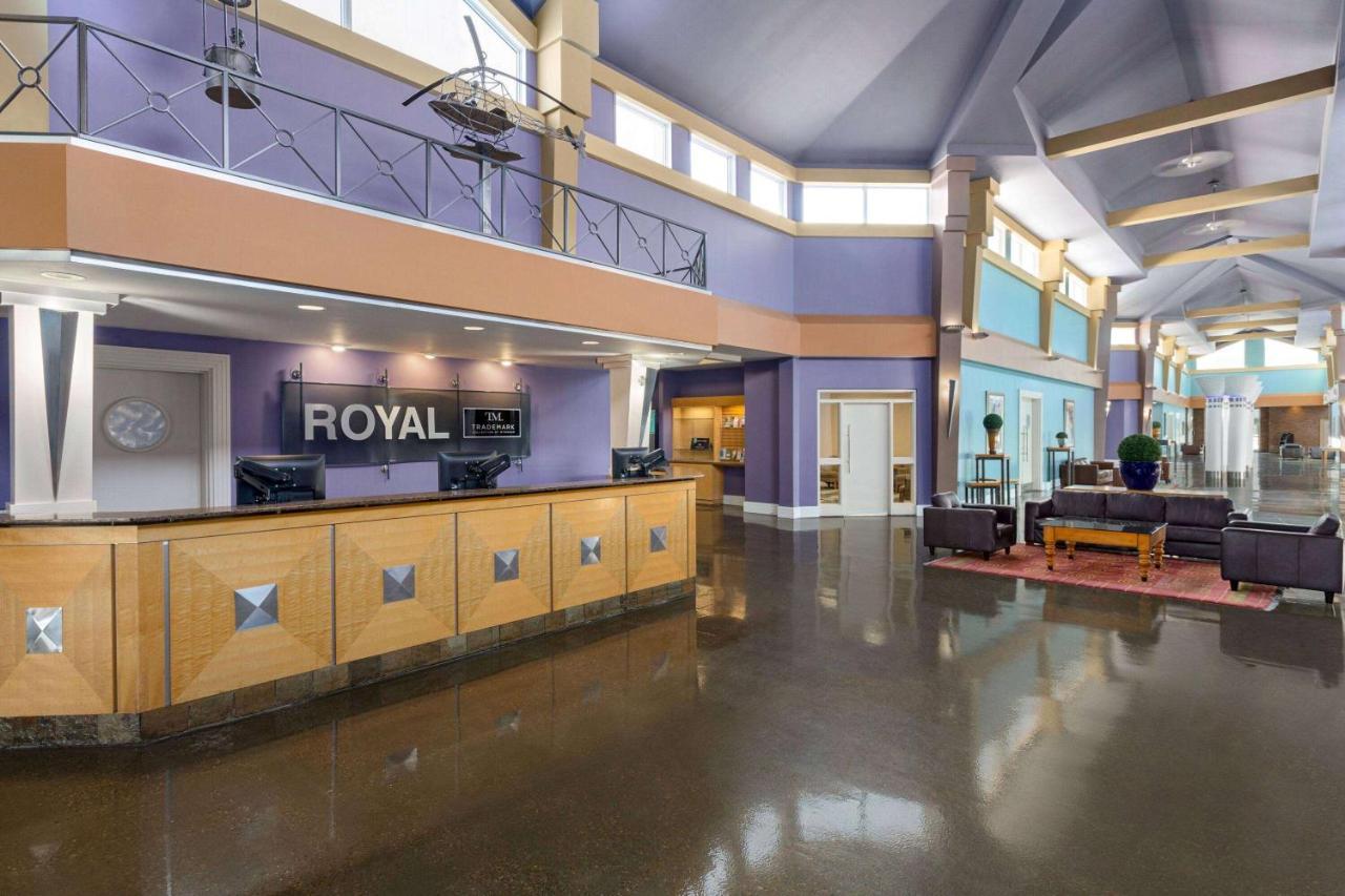 Royal Hotel Edmonton Airport Trademark Collection By Wyndham Leduc Buitenkant foto