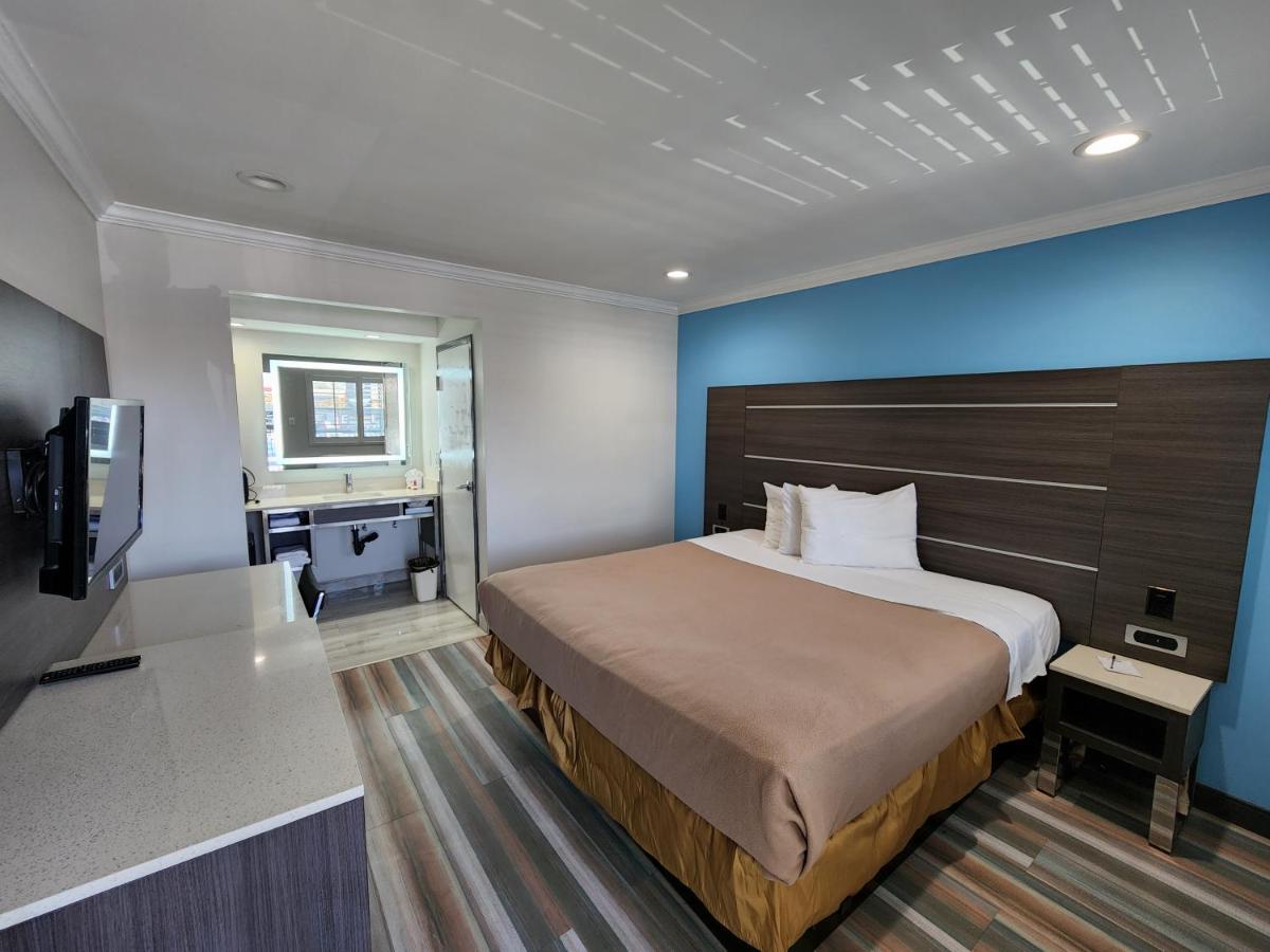 Travelodge Inn & Suites By Wyndham Fullerton Buitenkant foto