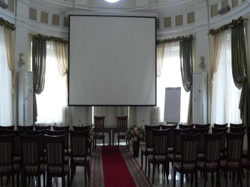 Imperatorskiy Palace Hotel Chabaraovsk Buitenkant foto