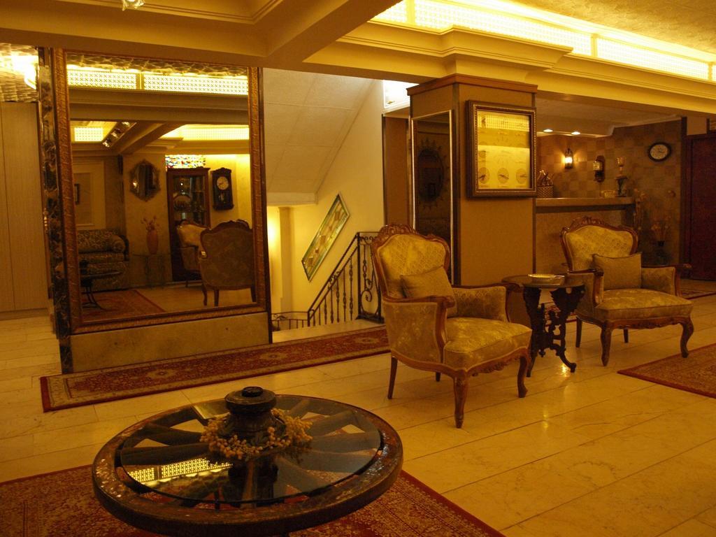 Hotel Nezih Istanboel Buitenkant foto