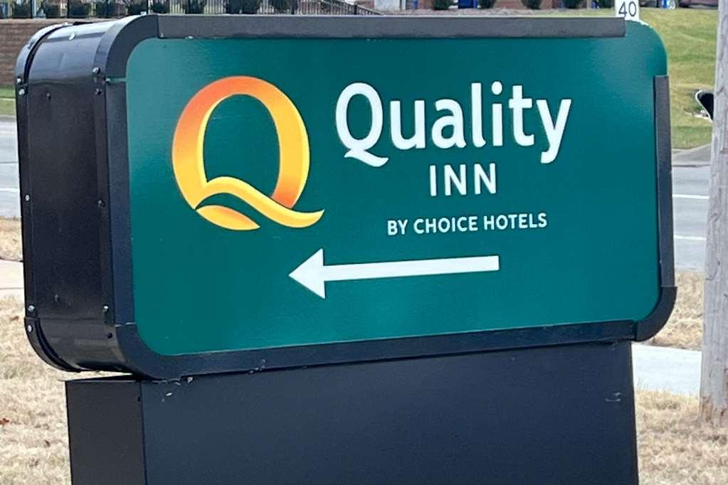 Quality Inn I-70 At Wanamaker Topeka Buitenkant foto