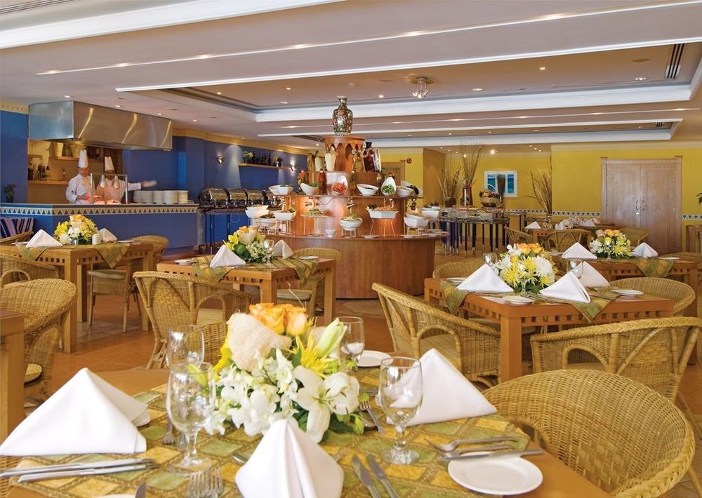 Coral Beach Resort Sharjah Restaurant foto