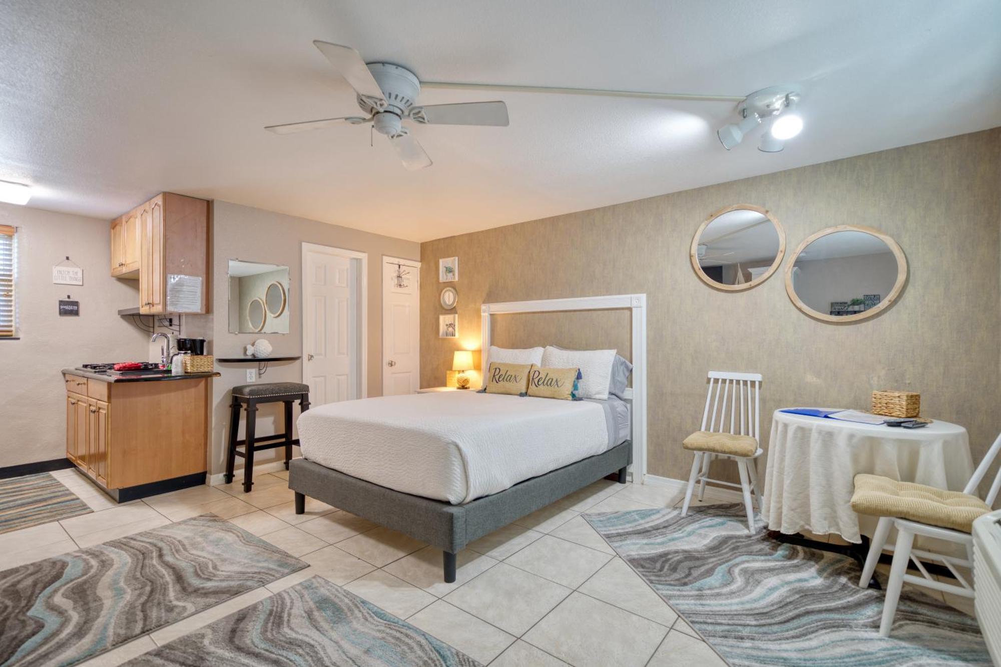 Camelot Beach Suites Clearwater Beach Buitenkant foto