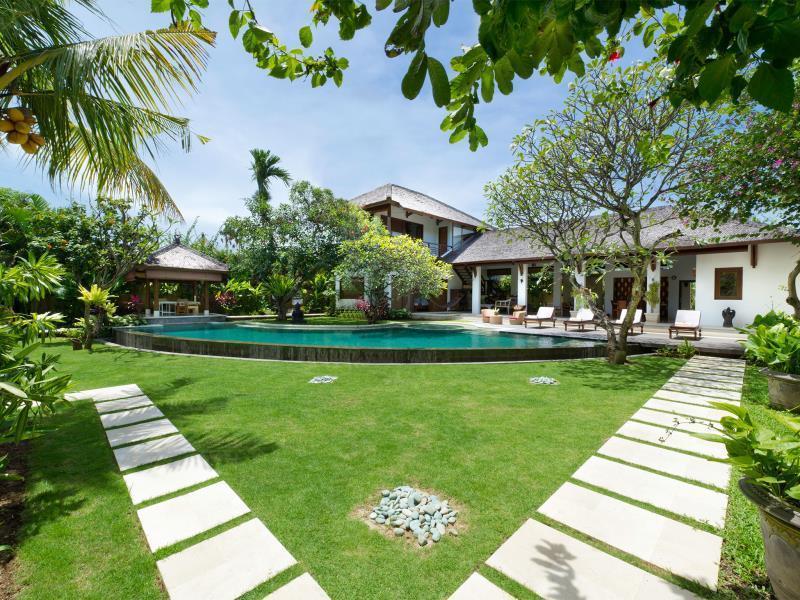 The Maharaj Villa Kerobokan Buitenkant foto