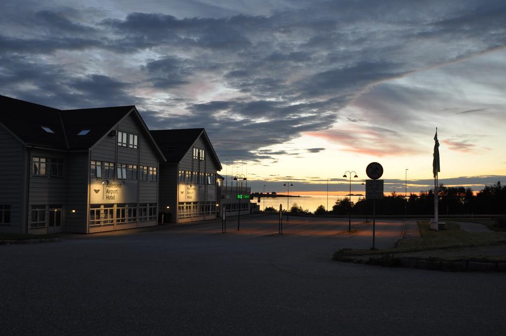 Aalesund Airport Hotel Ytterland Buitenkant foto