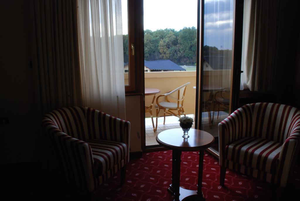 Hotel Kovilovo Belgrado Kamer foto