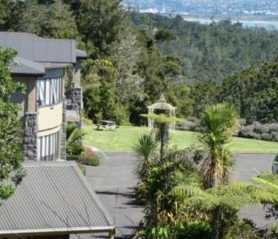 Fernz Lodge And Conference Centre Auckland Buitenkant foto