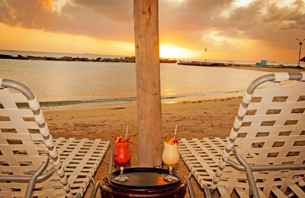 Holiday Beach Resort And Casino Curacao Buitenkant foto