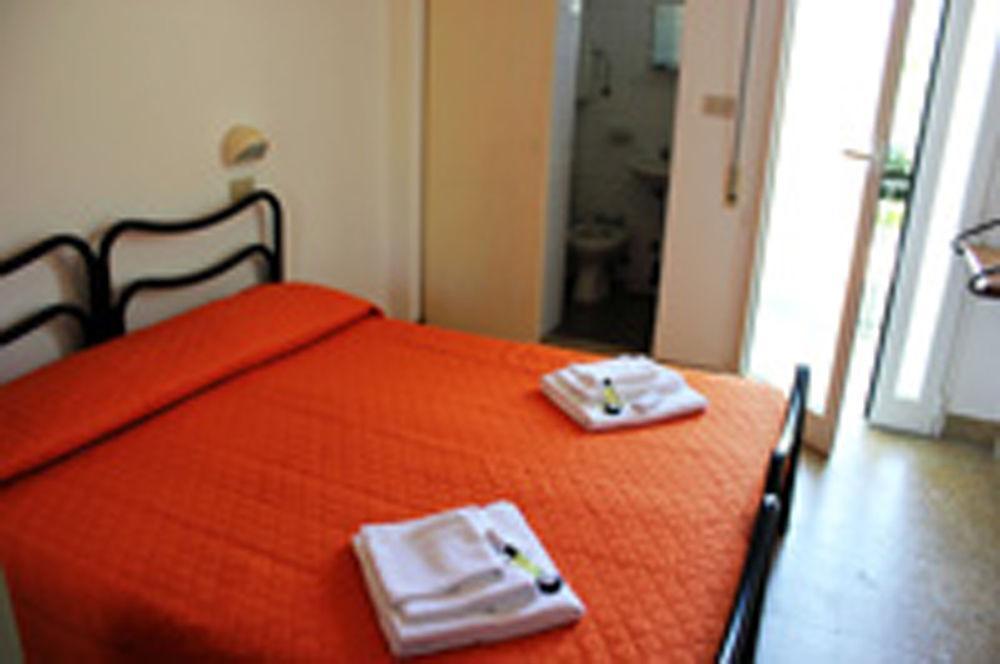 Hotel Leda Rimini Buitenkant foto
