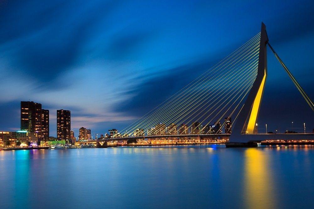 H2OTEL Rotterdam Buitenkant foto