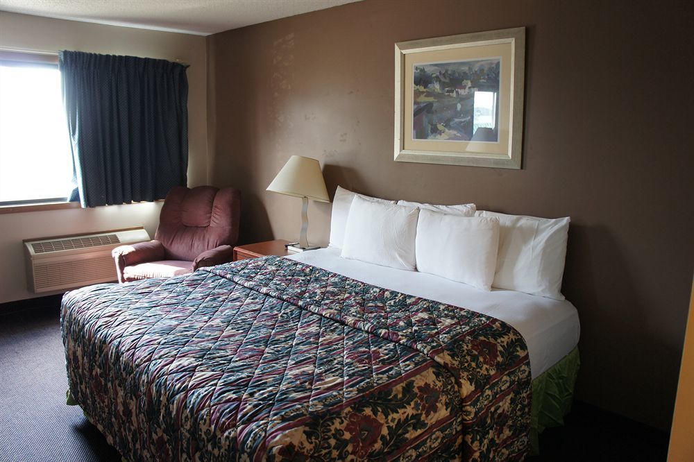 Coratel Inn And Suites Maple Grove Buitenkant foto
