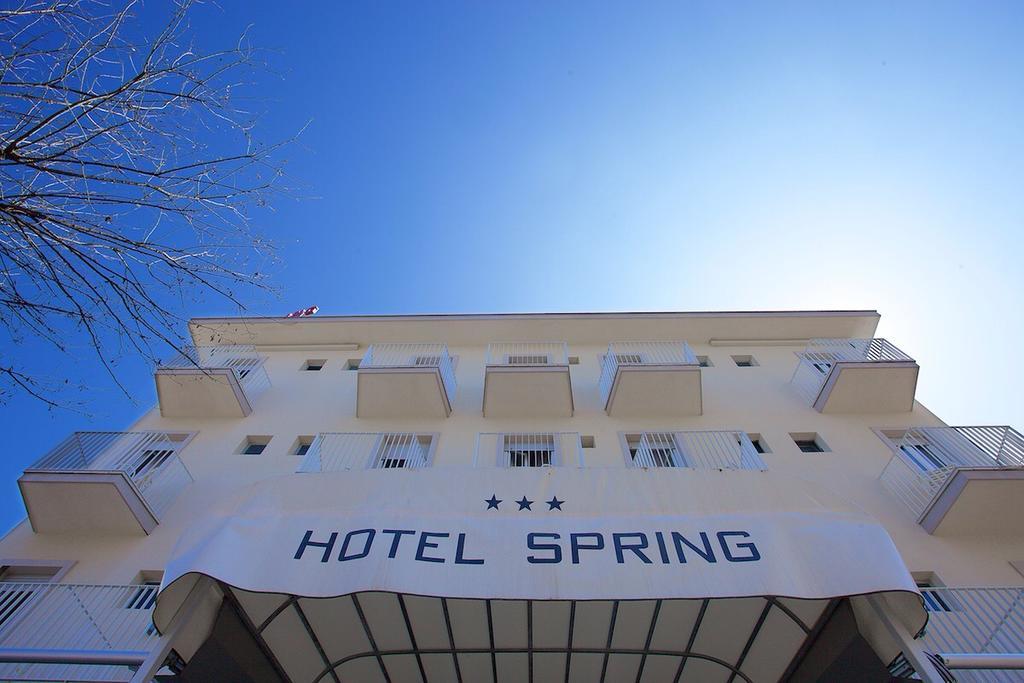 Hotel Spring Rimini Buitenkant foto