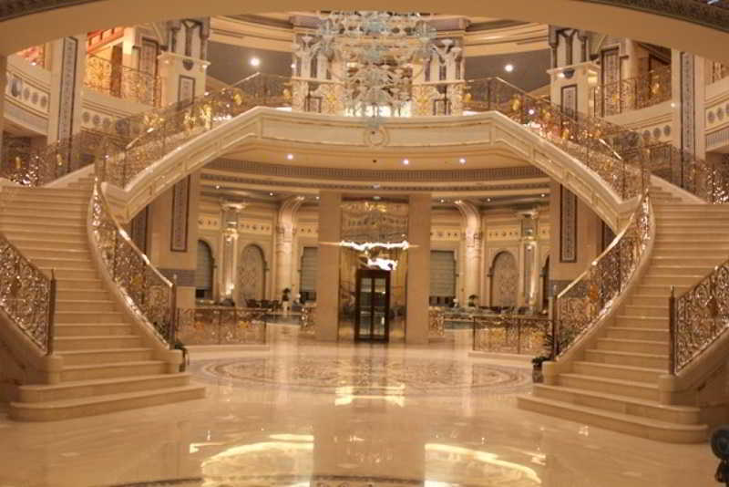 The Ritz-Carlton, Riaad Buitenkant foto