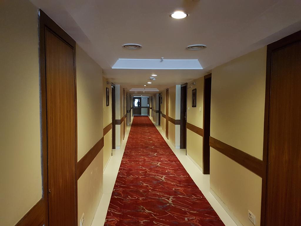 Lineage Hotel Lucknow Buitenkant foto